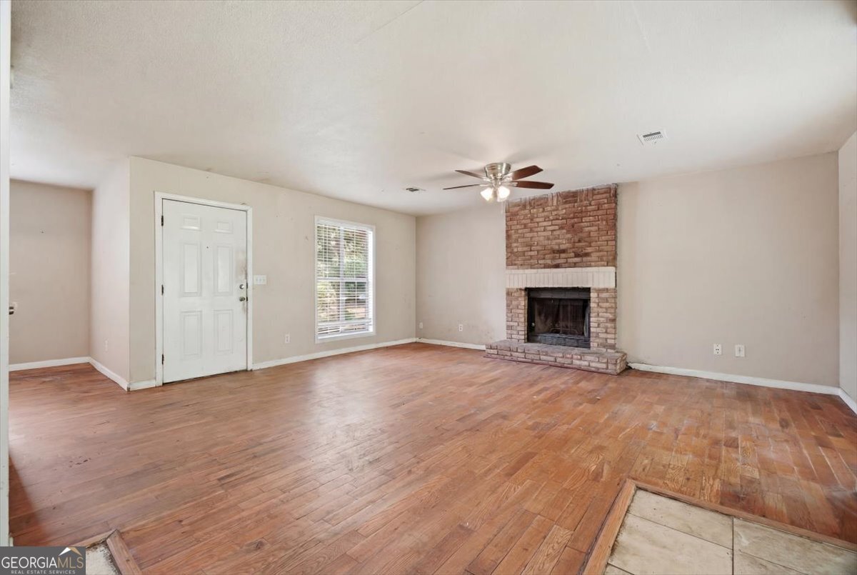 194 Brownlee Road Sw Property Photo 7