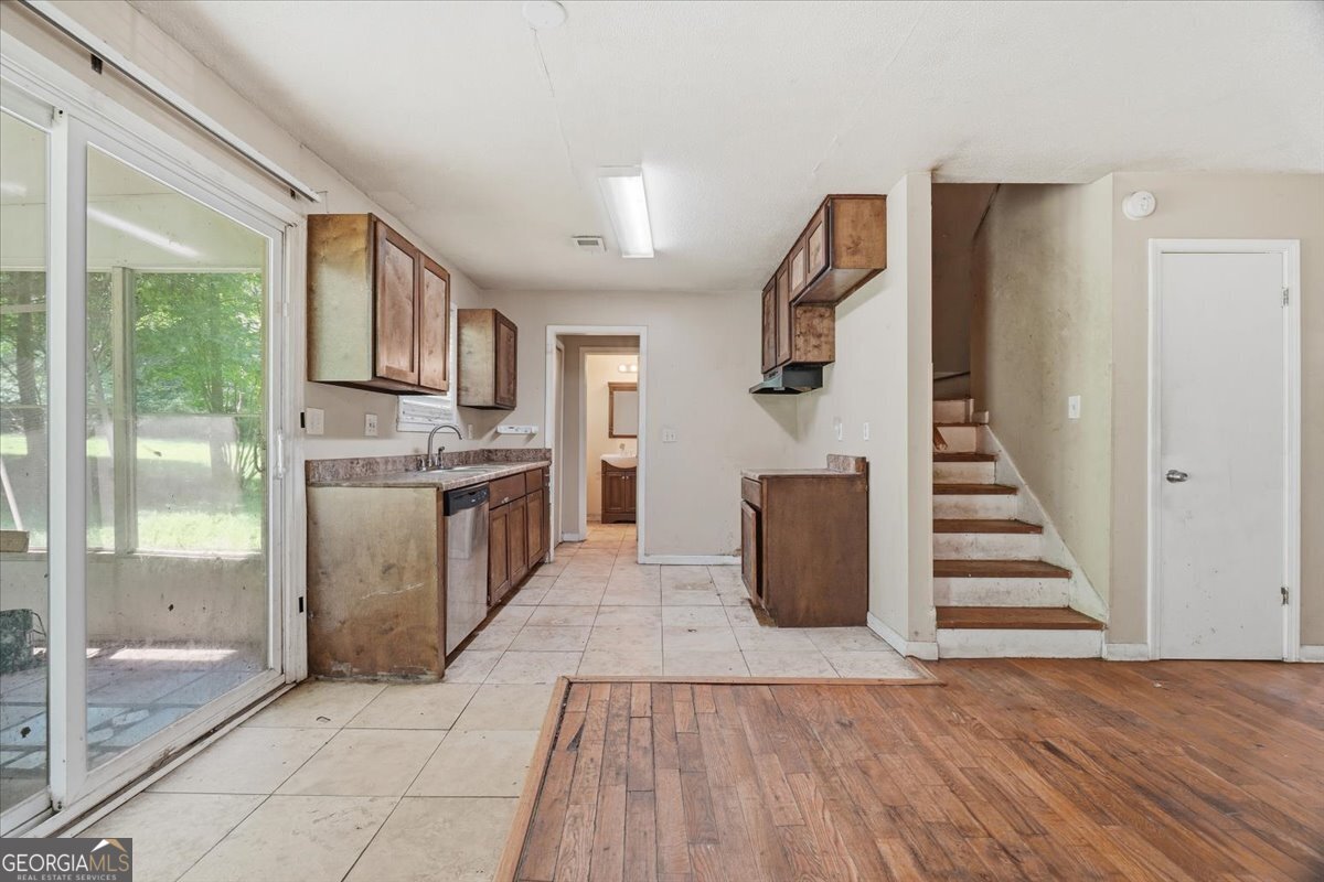 194 Brownlee Road Sw Property Photo 10
