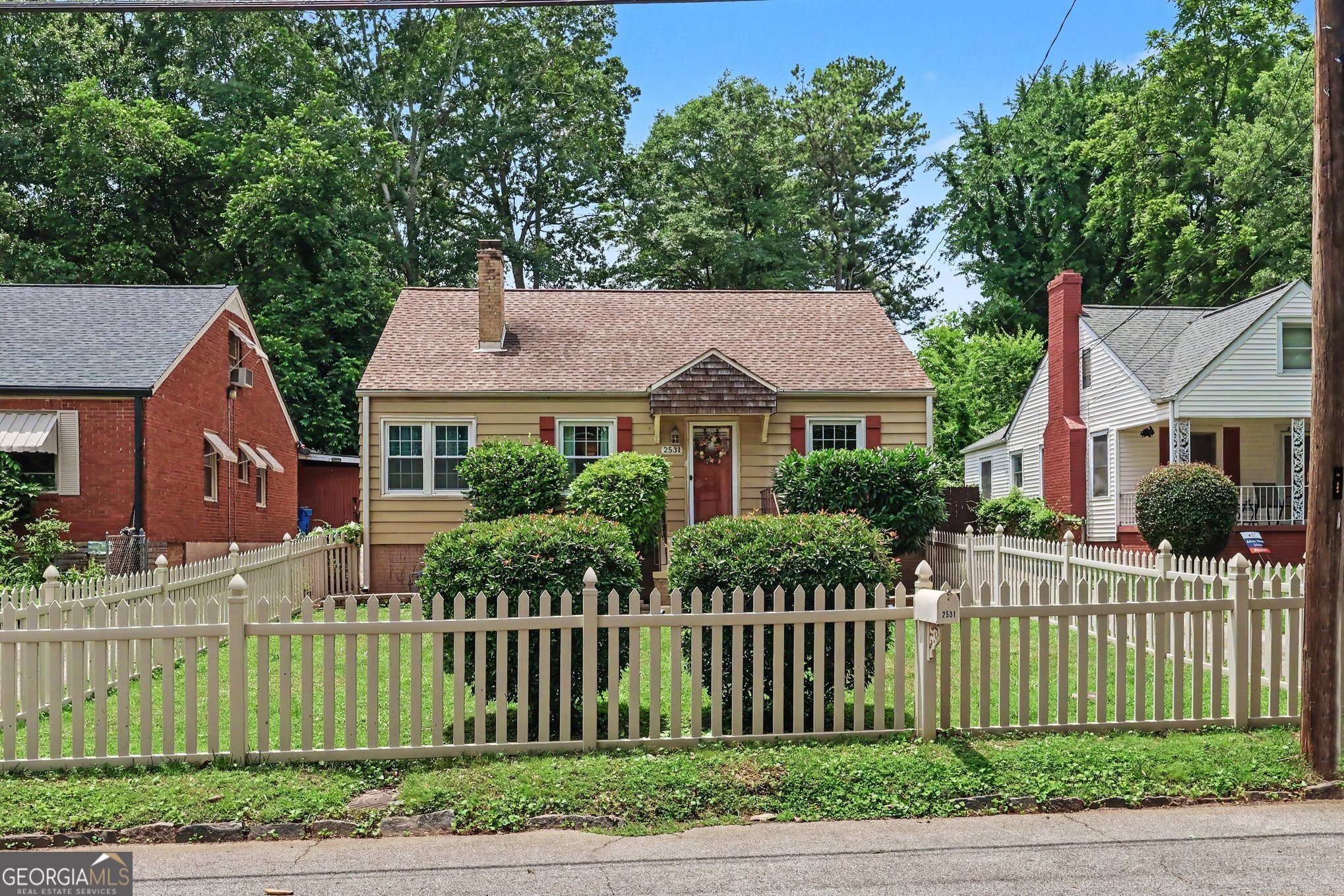 2531 Batavia Street Property Photo 2