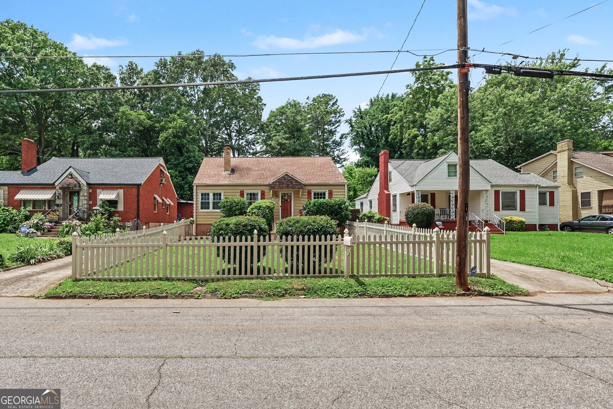 2531 Batavia Street Property Photo 3