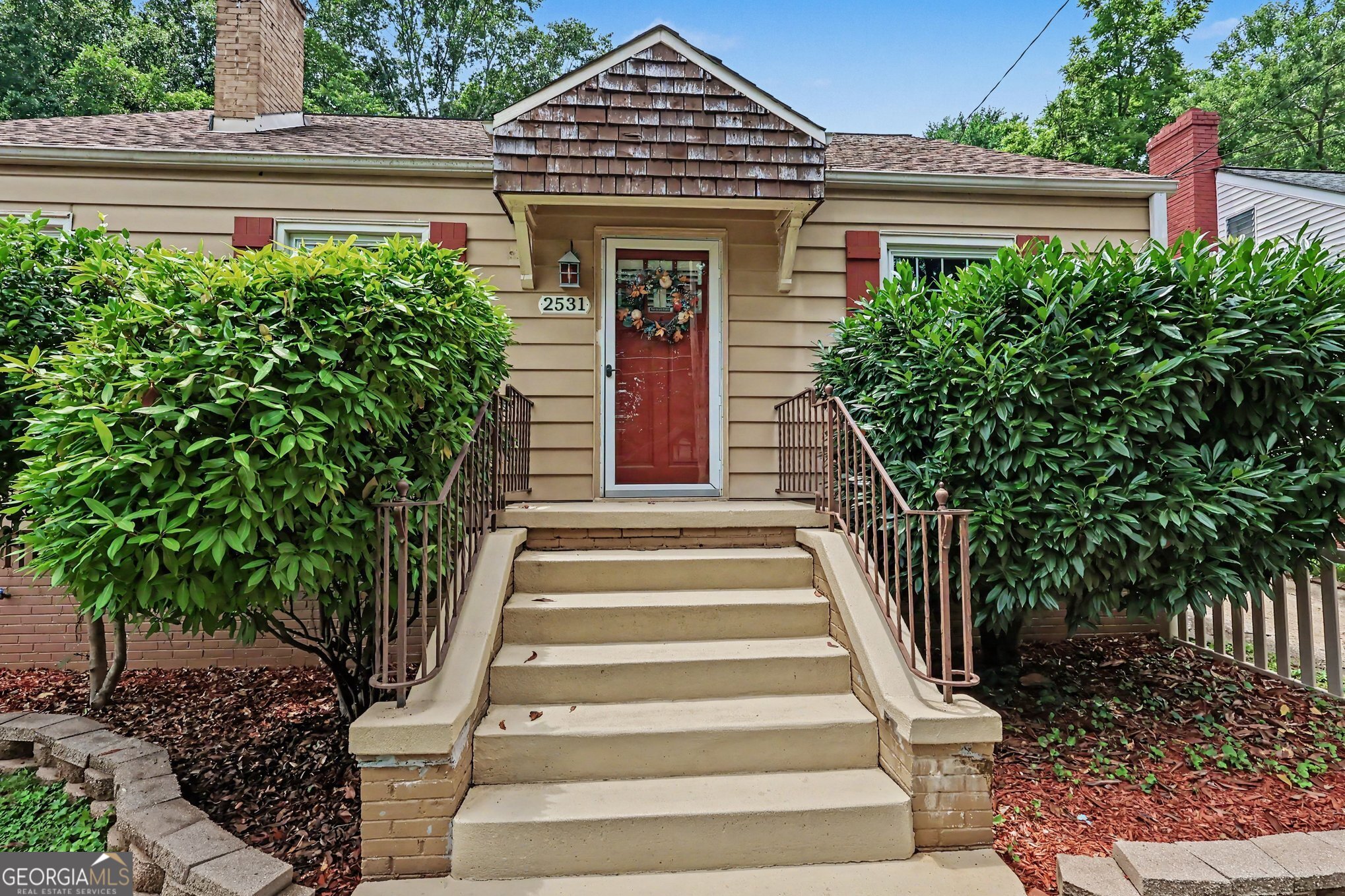 2531 Batavia Street Property Photo 4