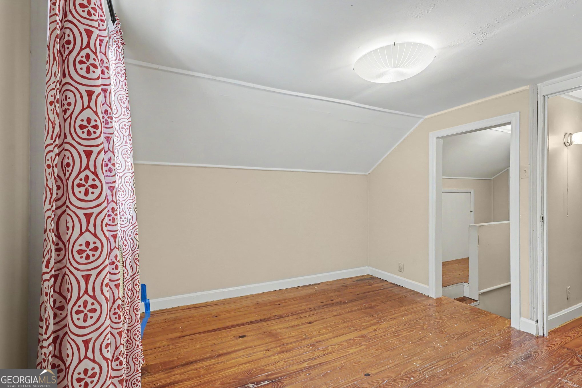 2531 Batavia Street Property Photo 25