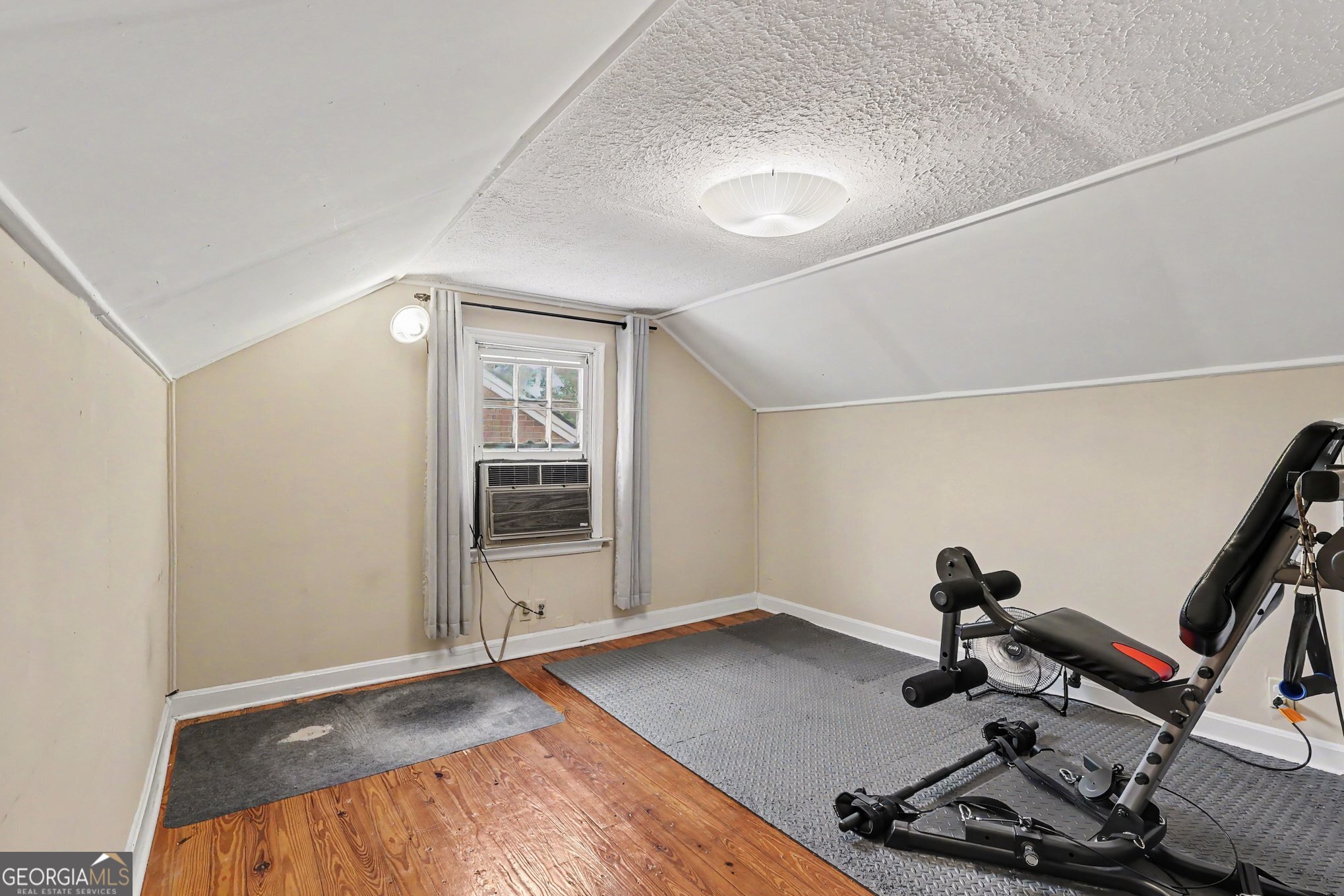 2531 Batavia Street Property Photo 26