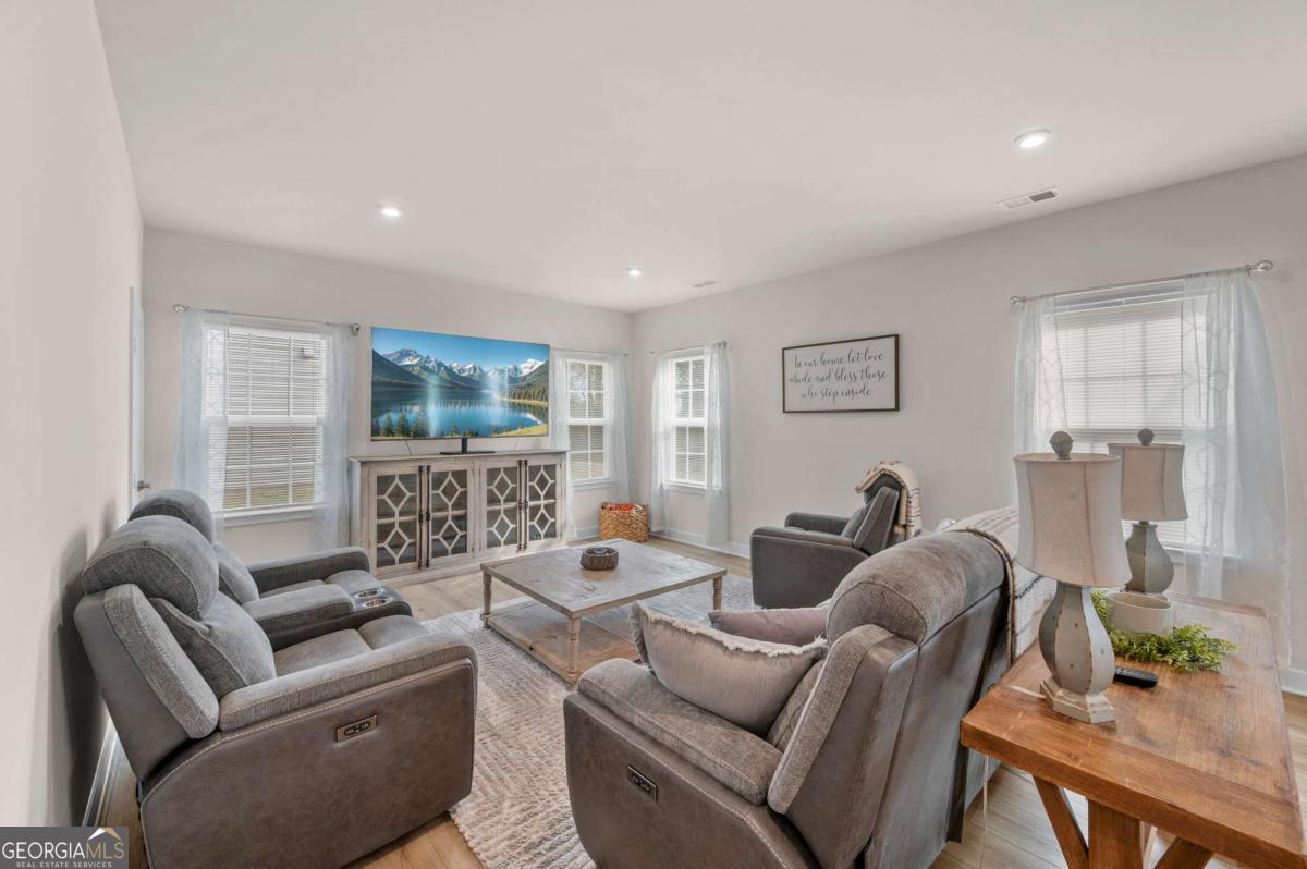 157 Asbury Circle Property Photo 20