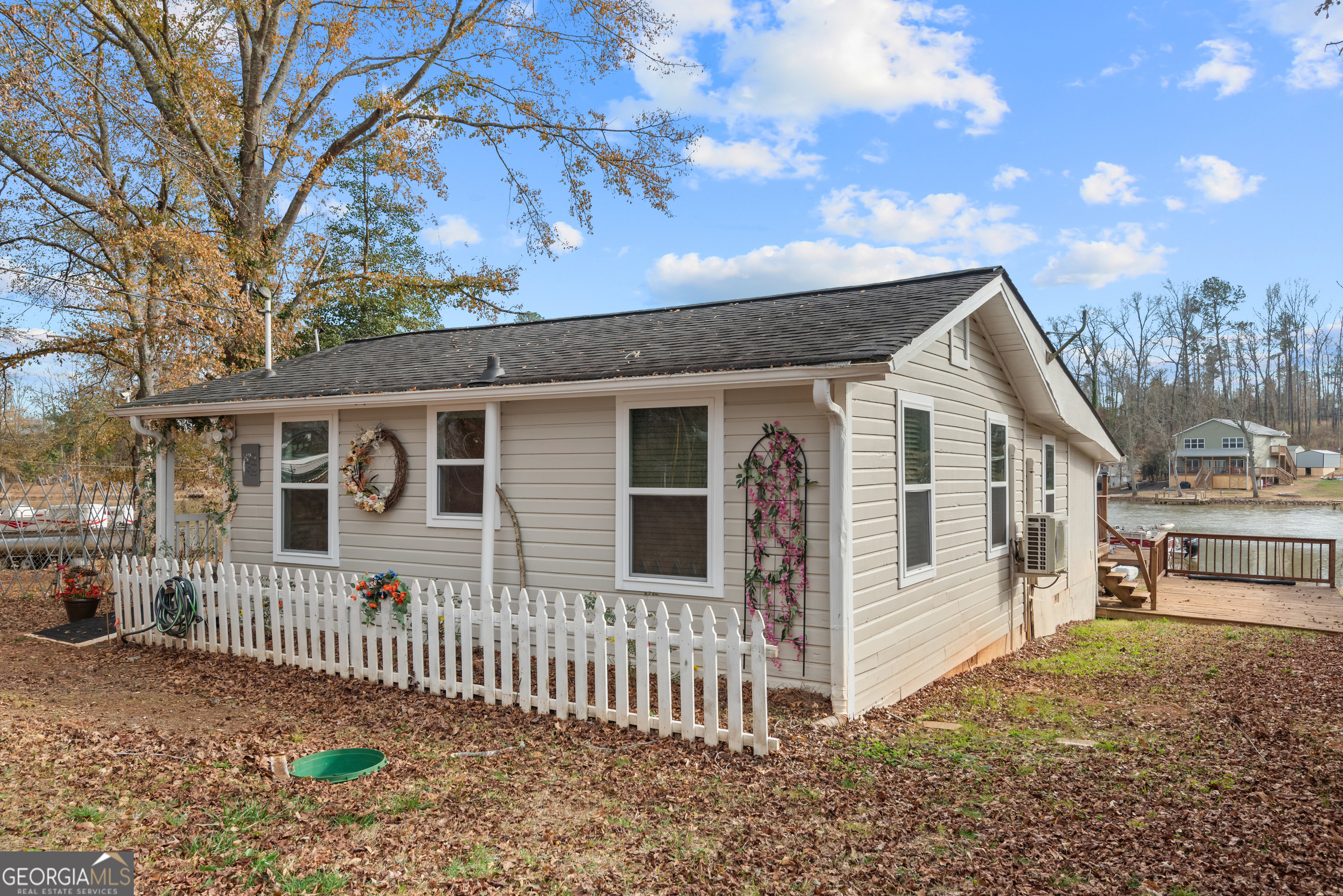 180 Southern Shores Road Property Photo 1