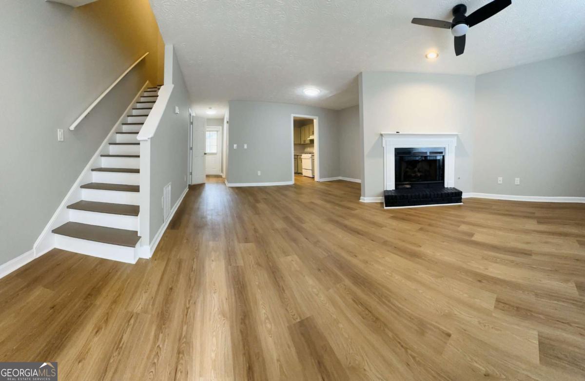 1016 Kennesborough Road Nw Property Photo 3