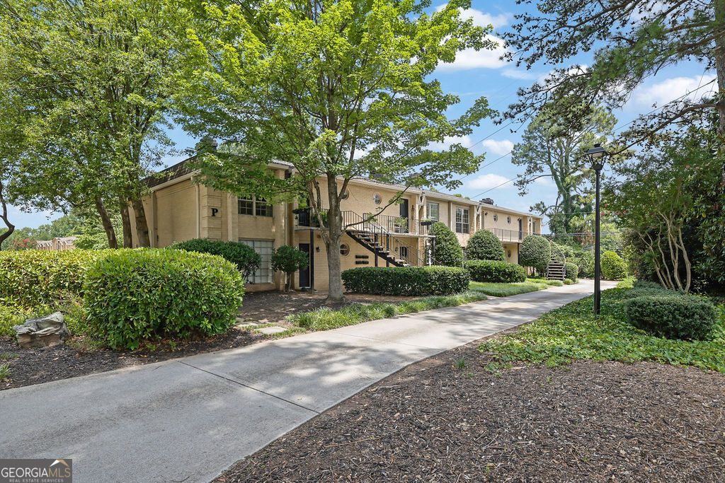5400 Roswell Road # P3 Property Photo 3