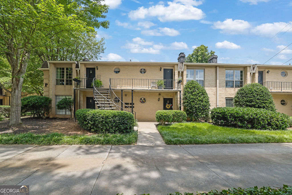 5400 Roswell Road # P3 Property Photo 4