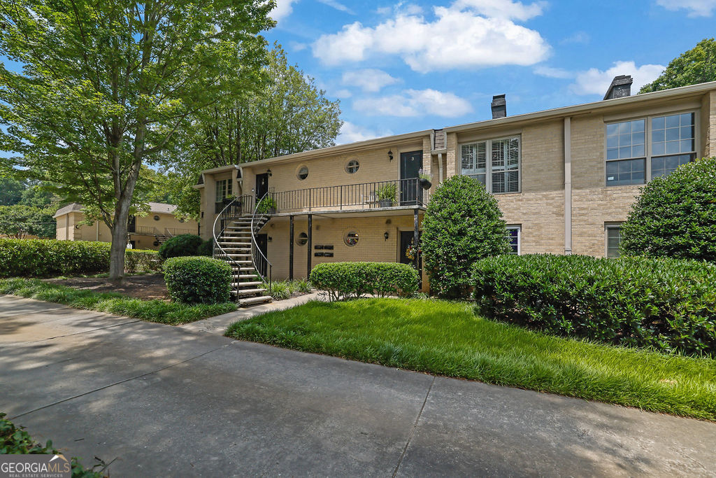 5400 Roswell Road # P3 Property Photo 5