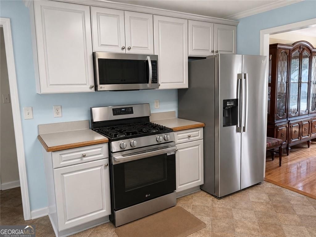 2820 Cobblestone Drive Property Photo 14