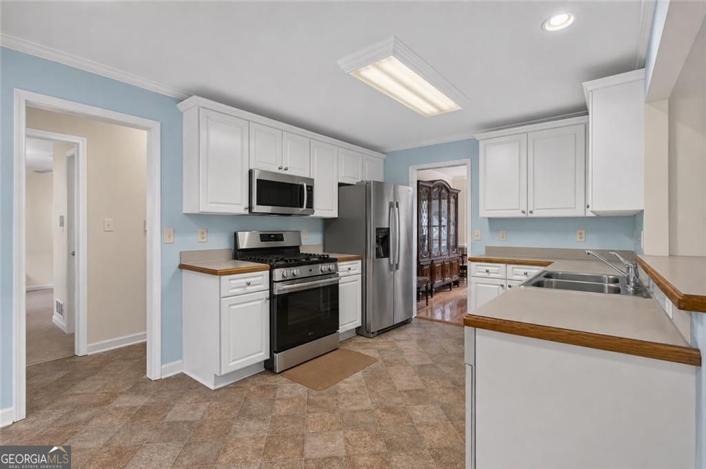 2820 Cobblestone Drive Property Photo 15