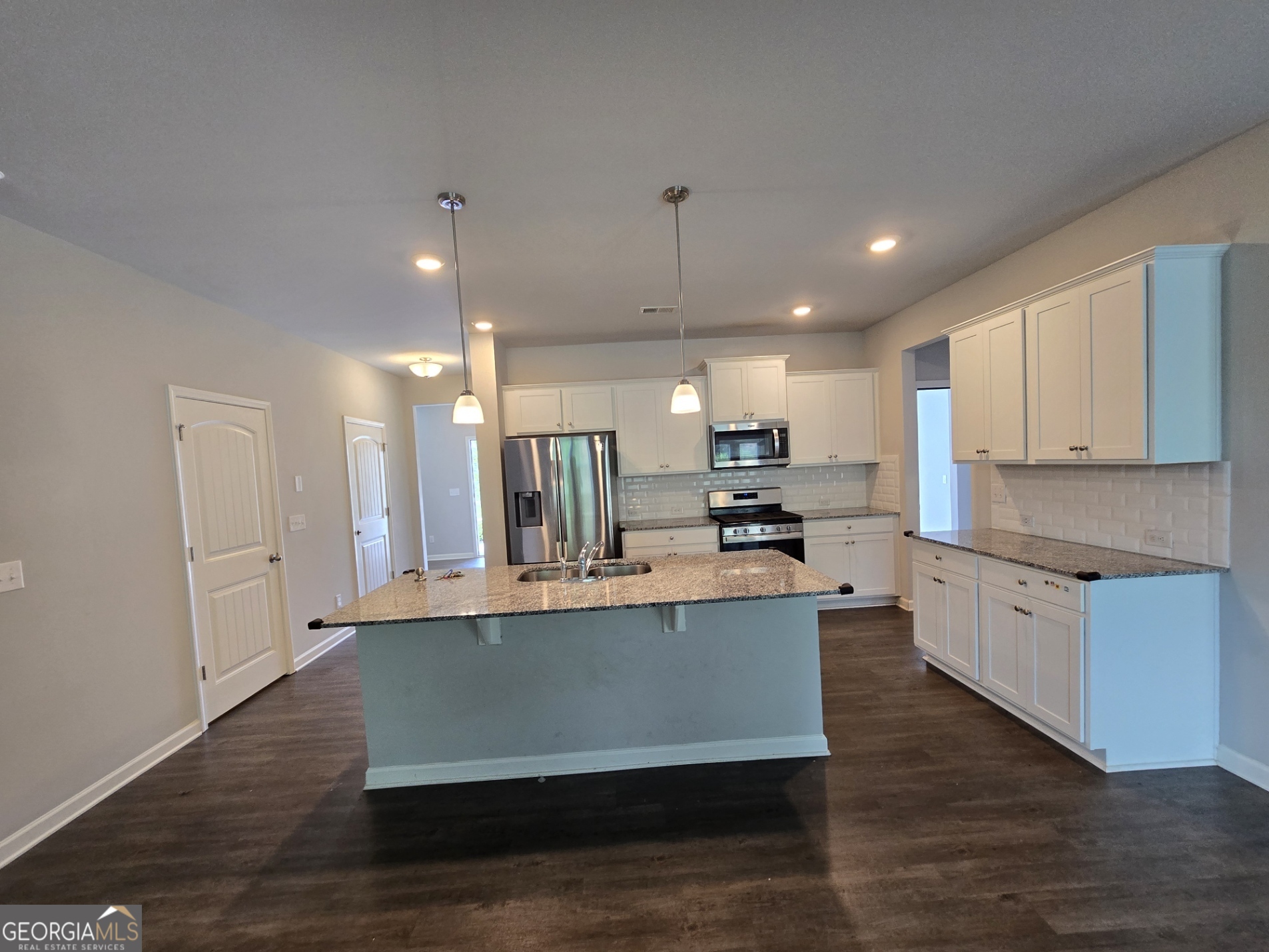 121 Valimar Drive Property Photo 2