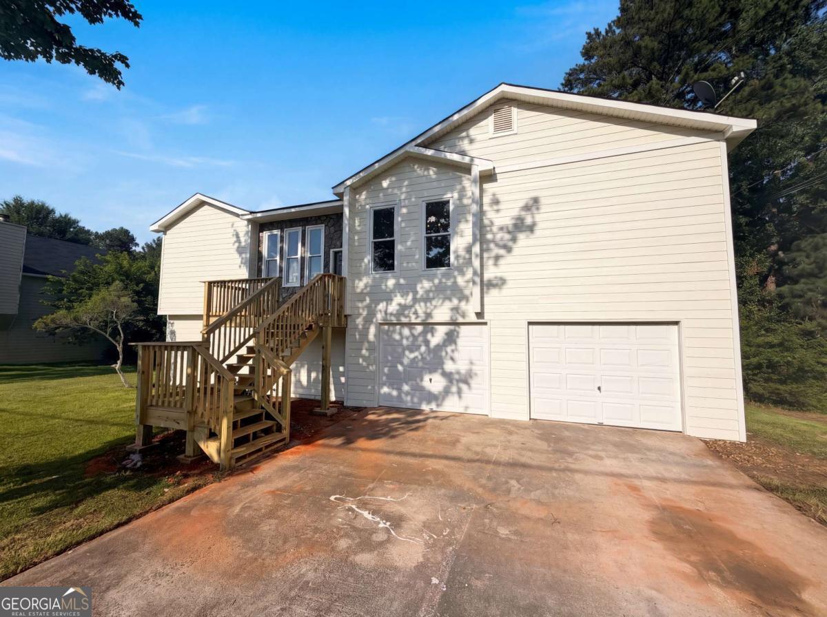 1872 David Drive Property Photo 2
