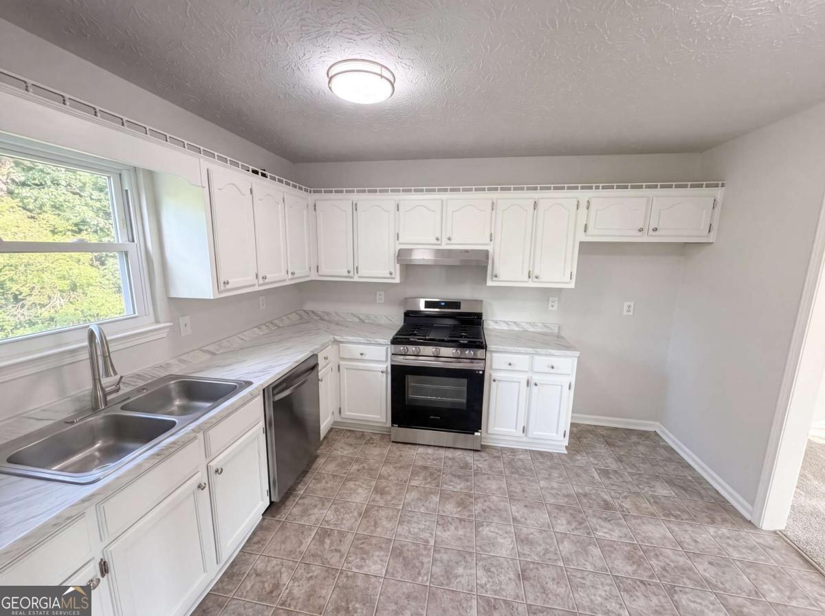 1872 David Drive Property Photo 6