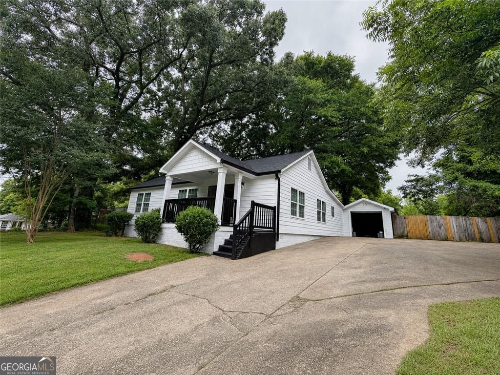 2131 Pryor Road Sw Property Photo 1