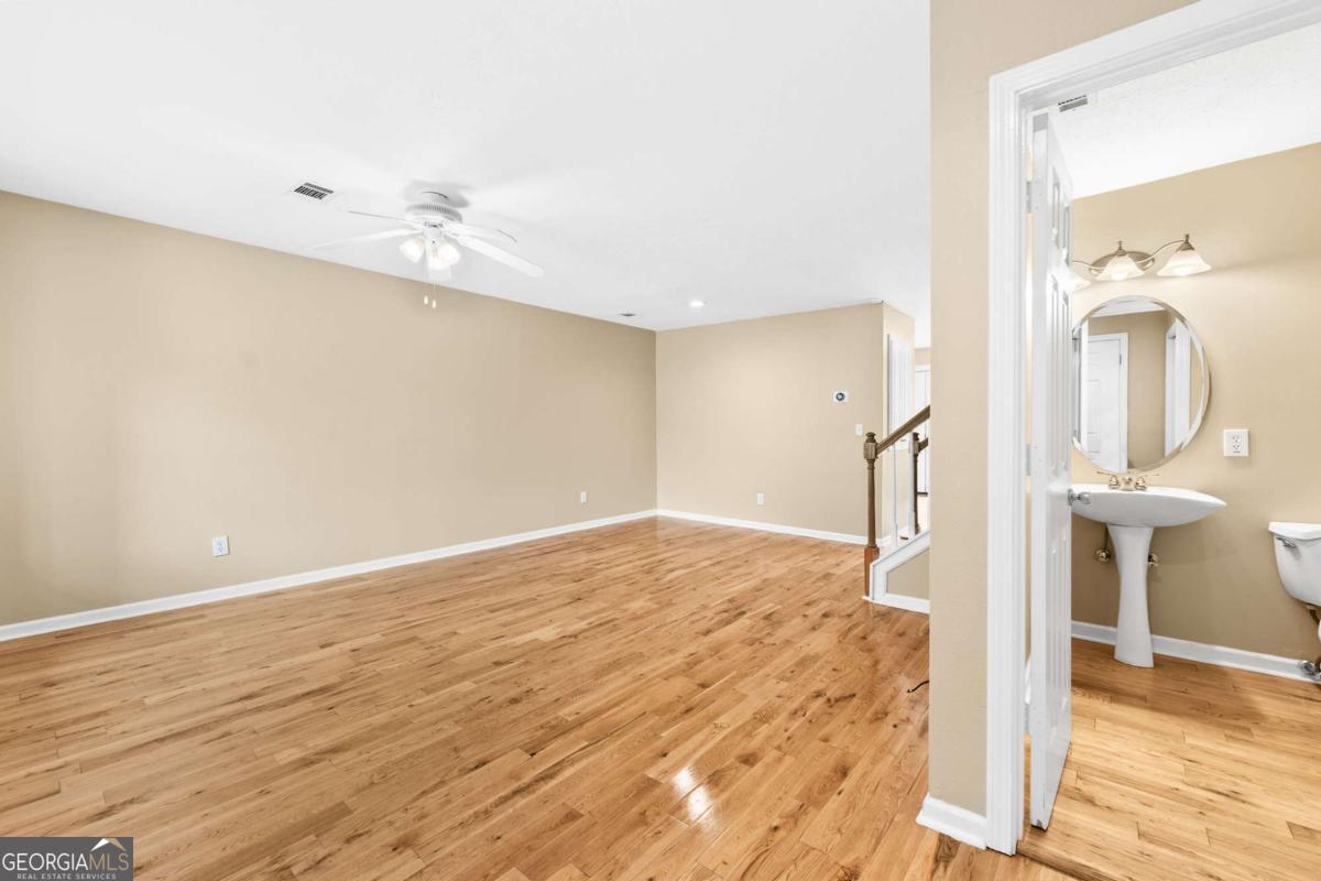 2266 Oak Glenn Circle Property Photo 5
