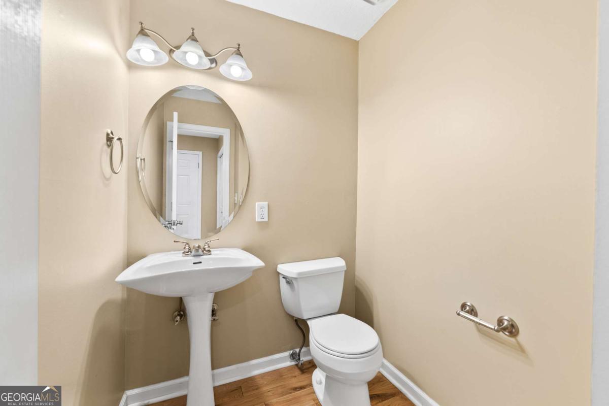 2266 Oak Glenn Circle Property Photo 7