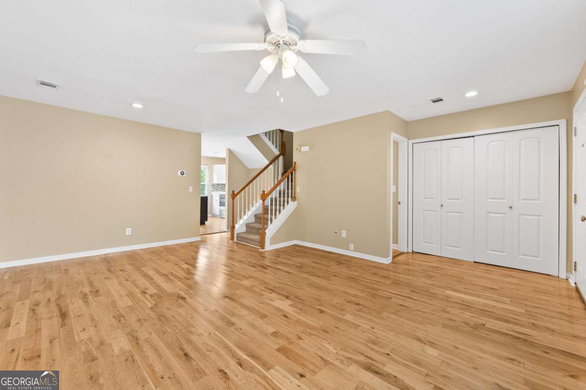 2266 Oak Glenn Circle Property Photo 9
