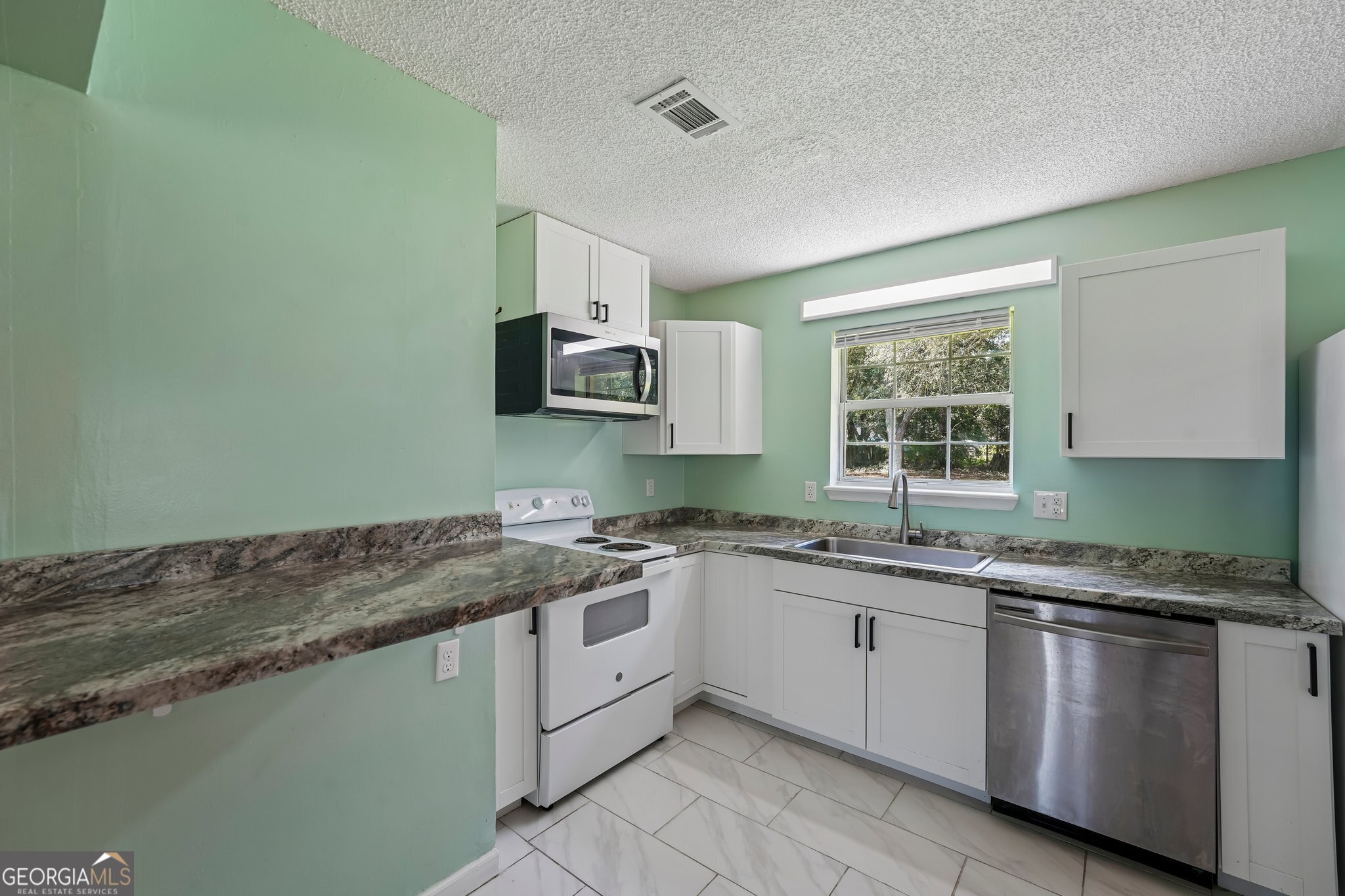 310 Watts Street Property Photo 18