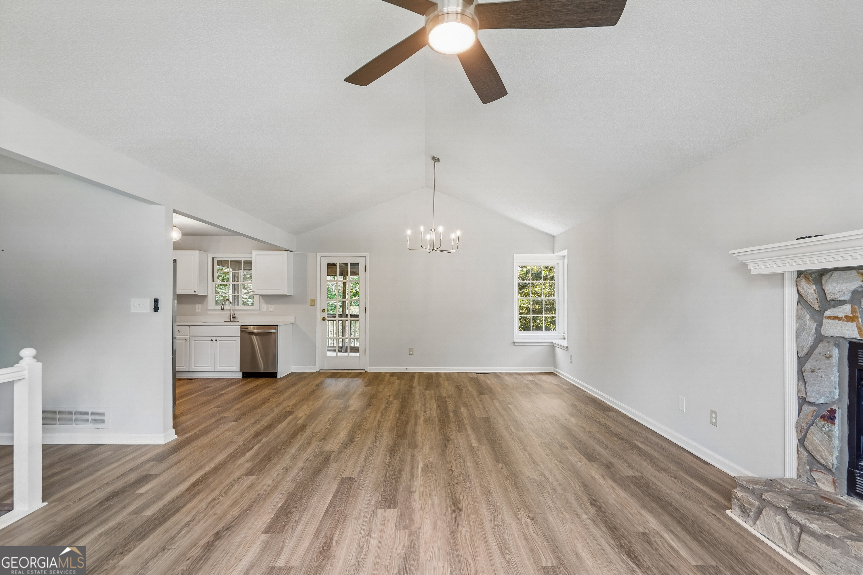 18 Cherry Cove Property Photo 6