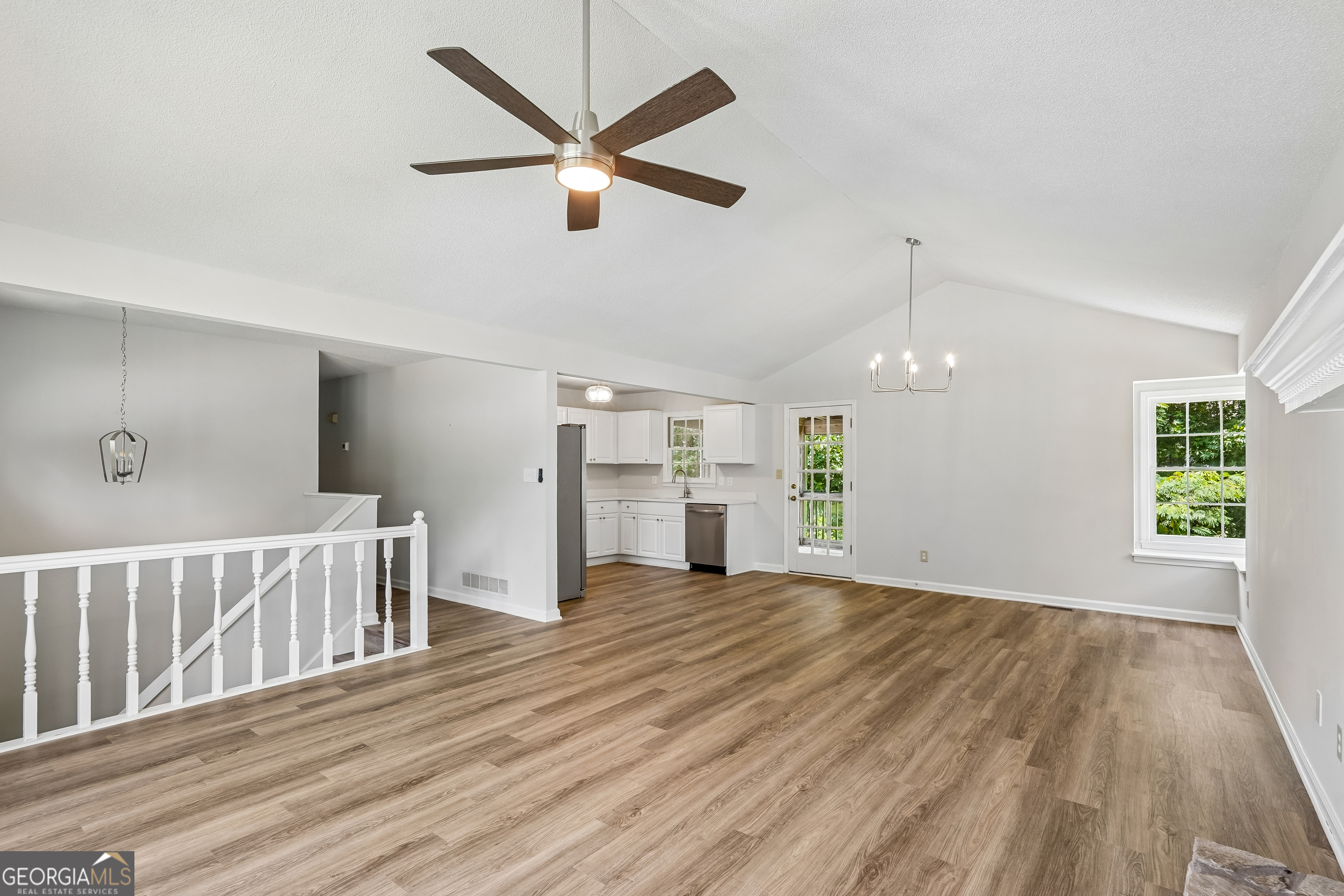 18 Cherry Cove Property Photo 7