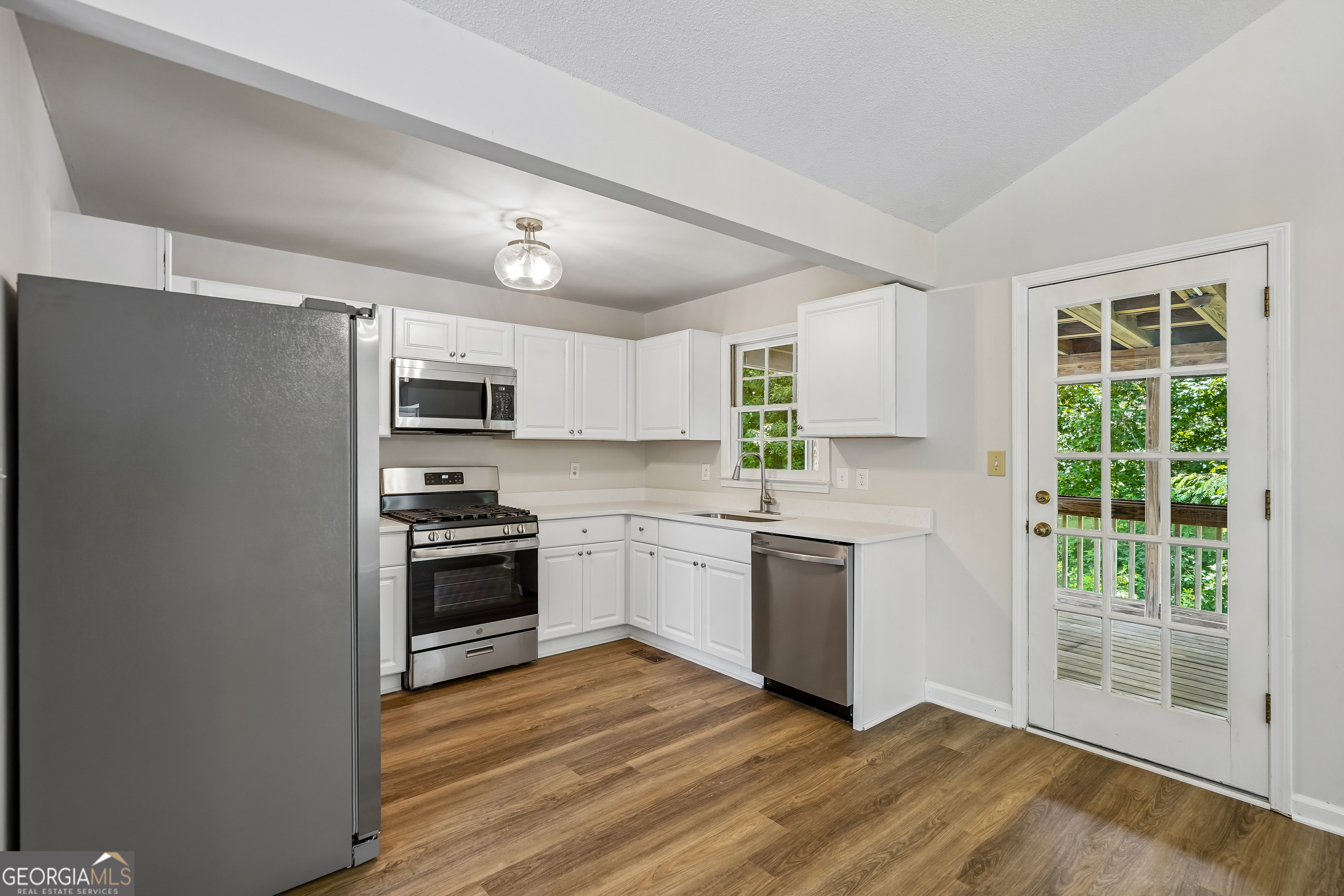 18 Cherry Cove Property Photo 12
