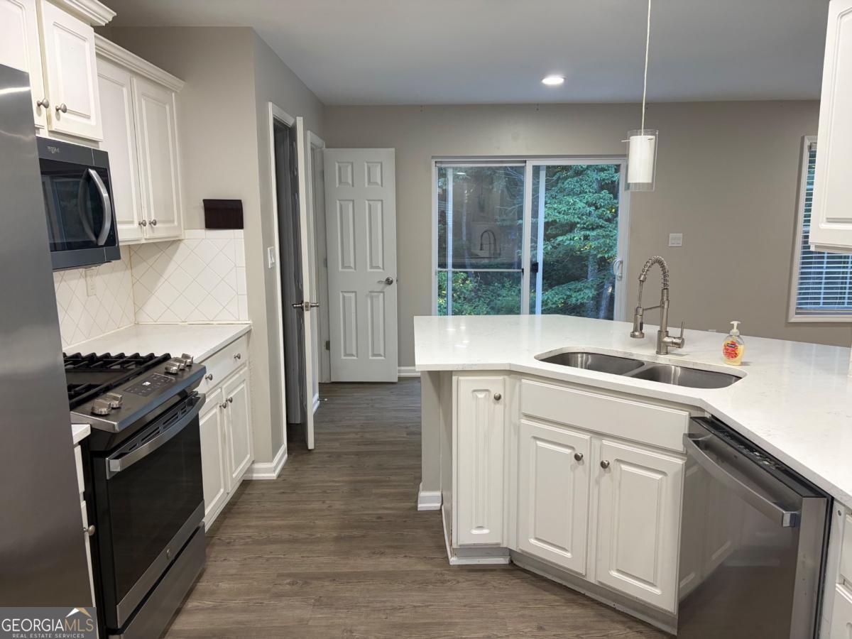 1105 Trumpet Vine Court Se Property Photo 8