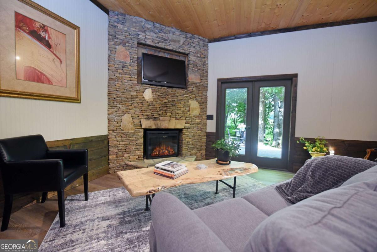 1512 Smithfield Lane Property Photo 8