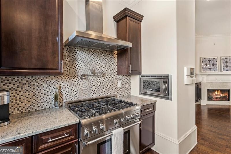 629 Boulevard NE Property Photo 1