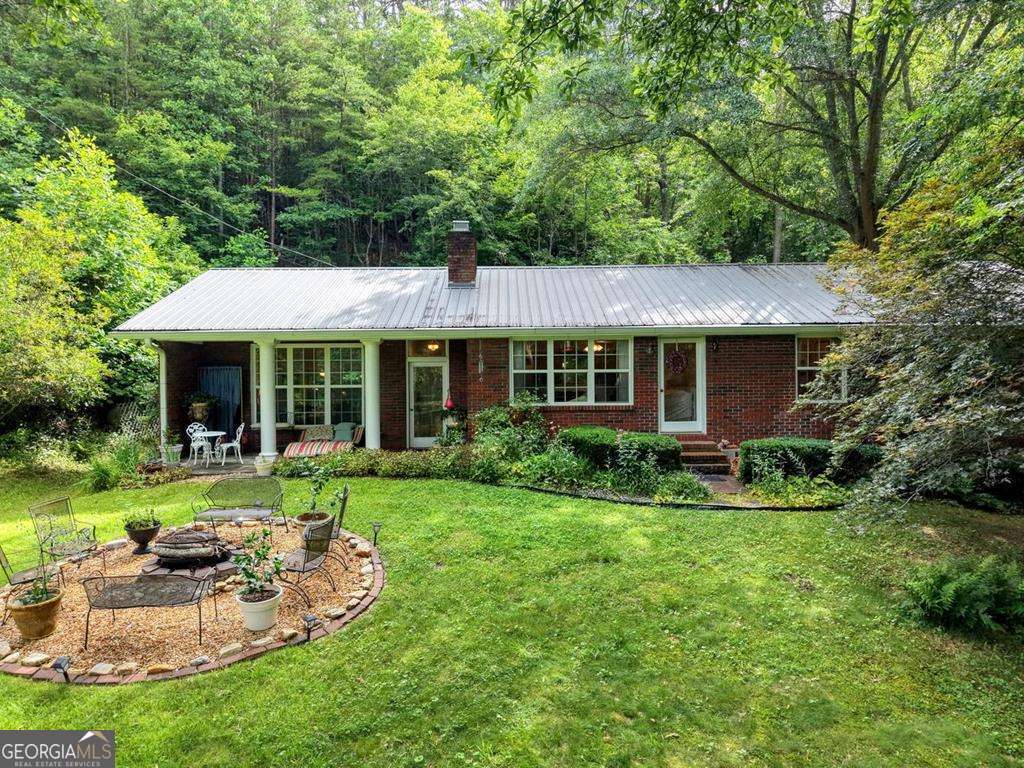 5127 Mineral Springs Road Property Photo 1
