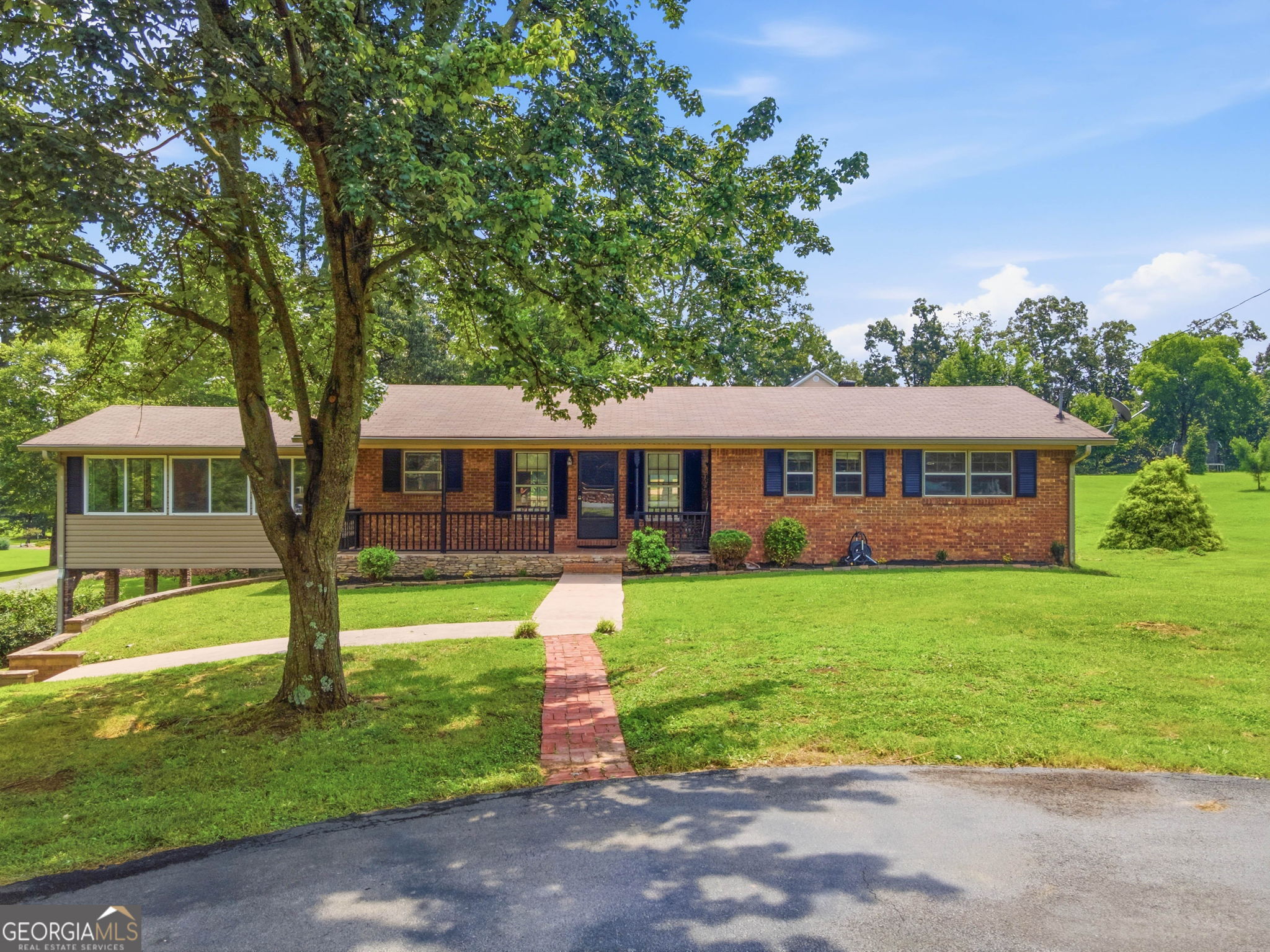 379 Hunt Road Nw Property Photo 1