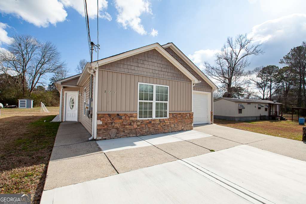 511 Circle Drive Property Photo 3