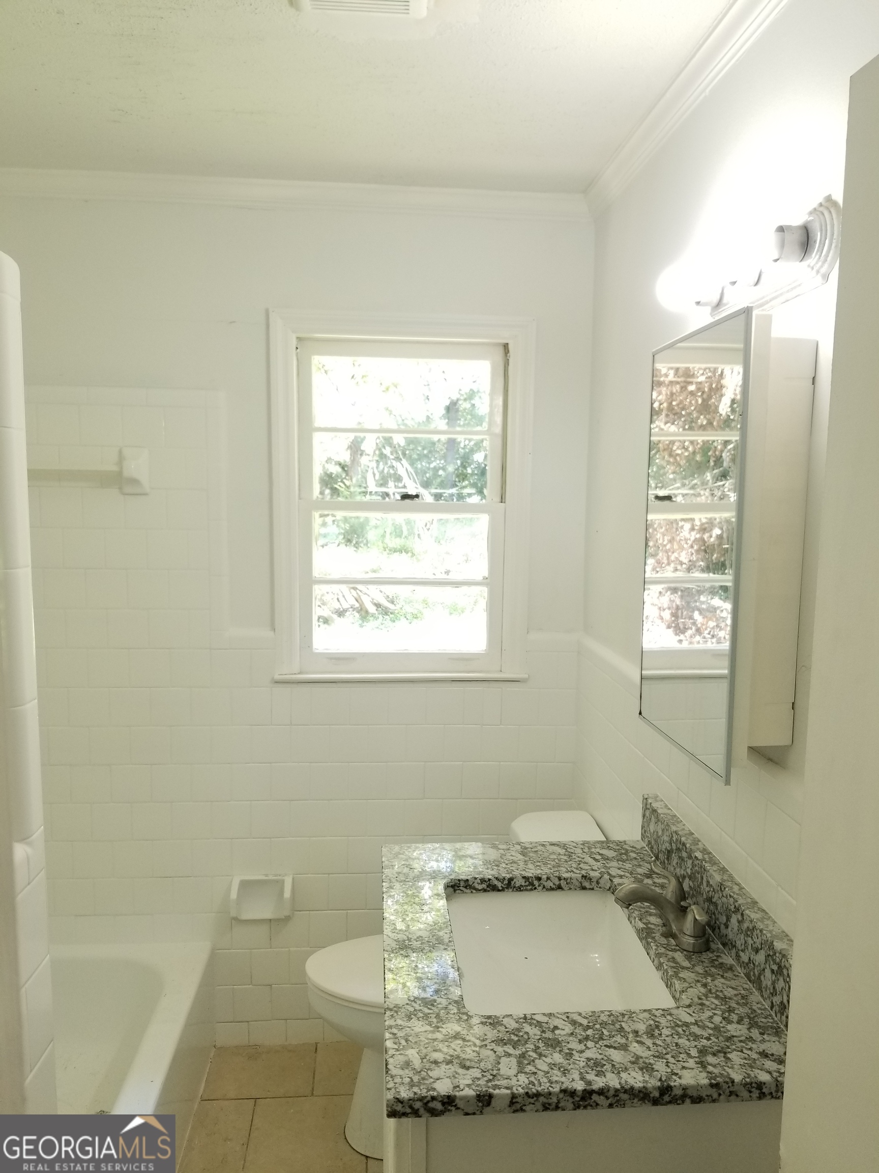 2581 Oak Circle Property Photo 5