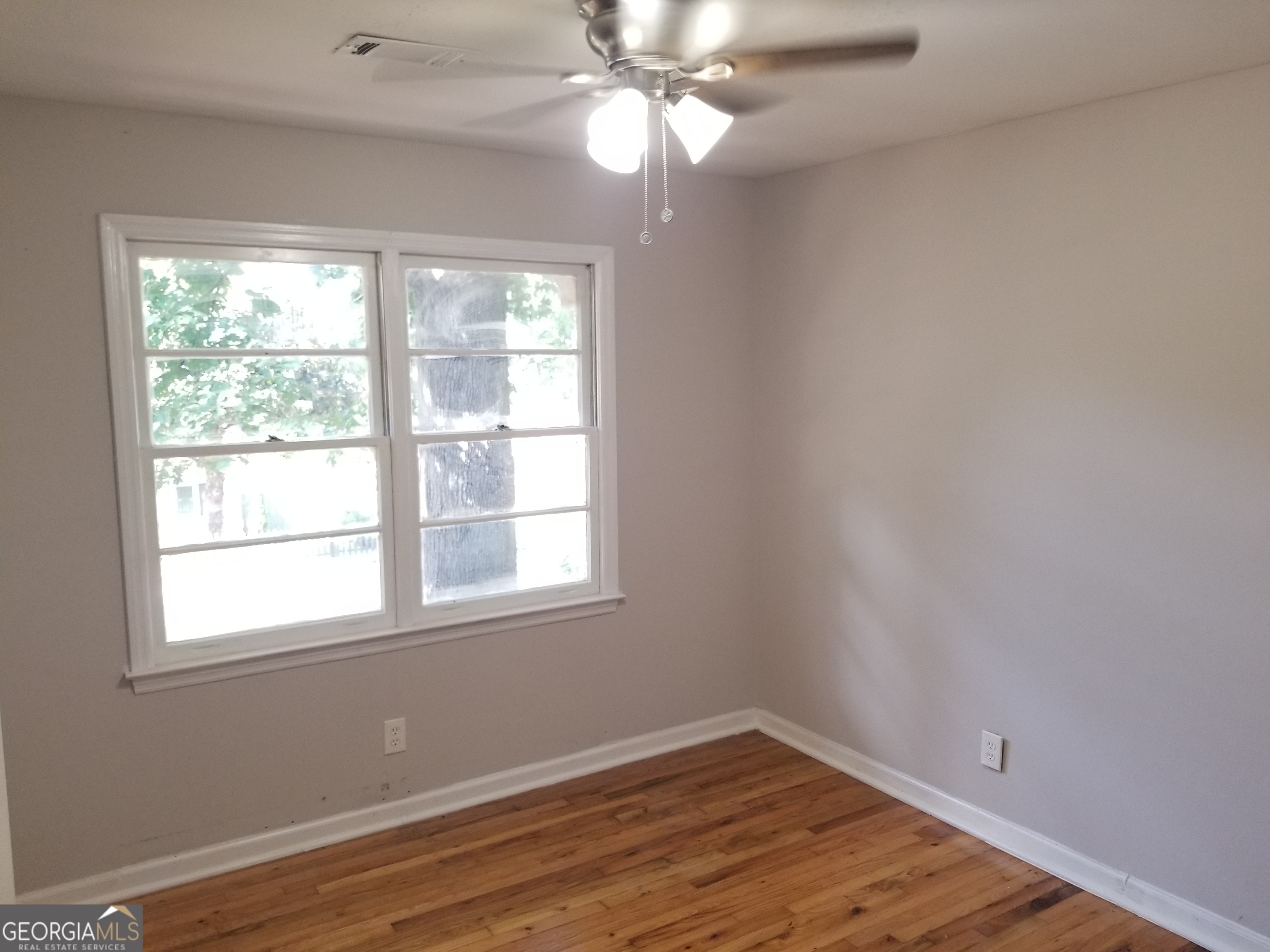 2581 Oak Circle Property Photo 8