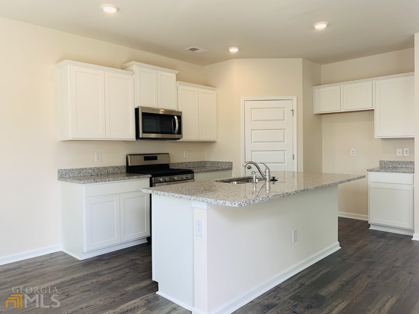 49 Lauritsen Way Property Photo 3