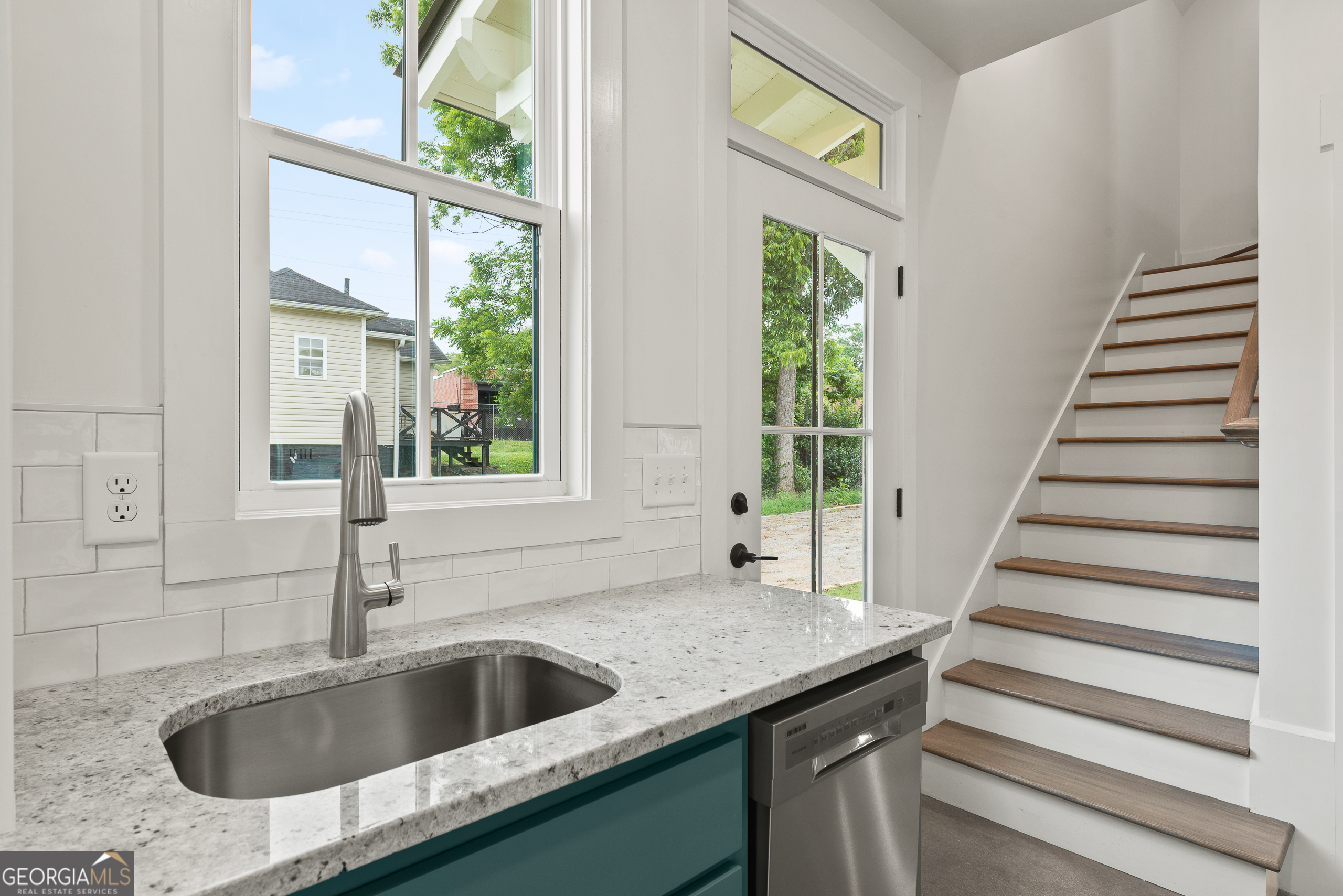 709 Jefferson Street Property Photo 16