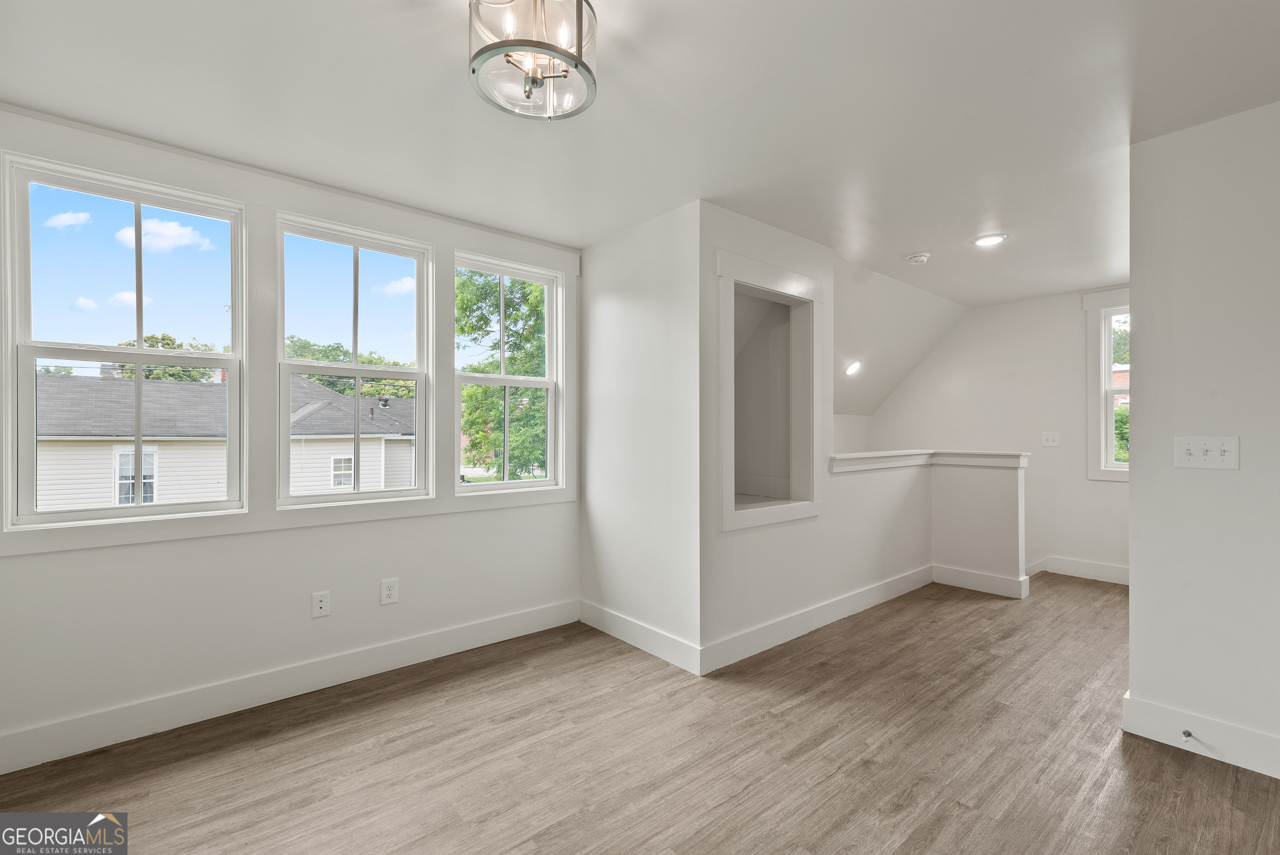 709 Jefferson Street Property Photo 22