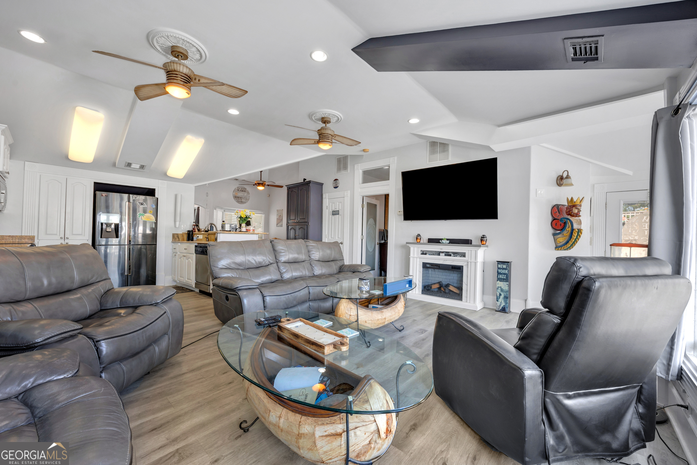 134 Lakeshore Drive Property Photo 9