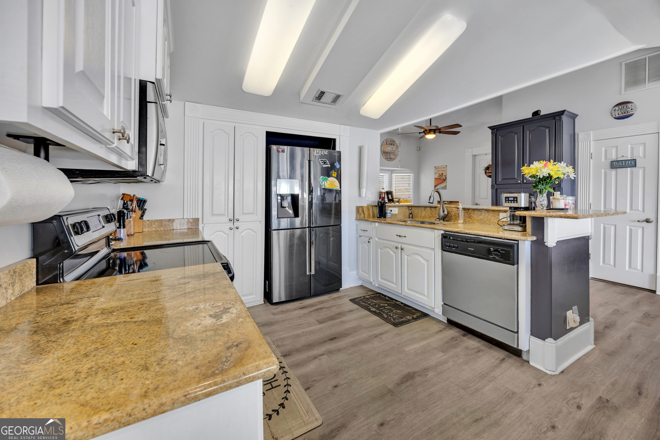134 Lakeshore Drive Property Photo 11