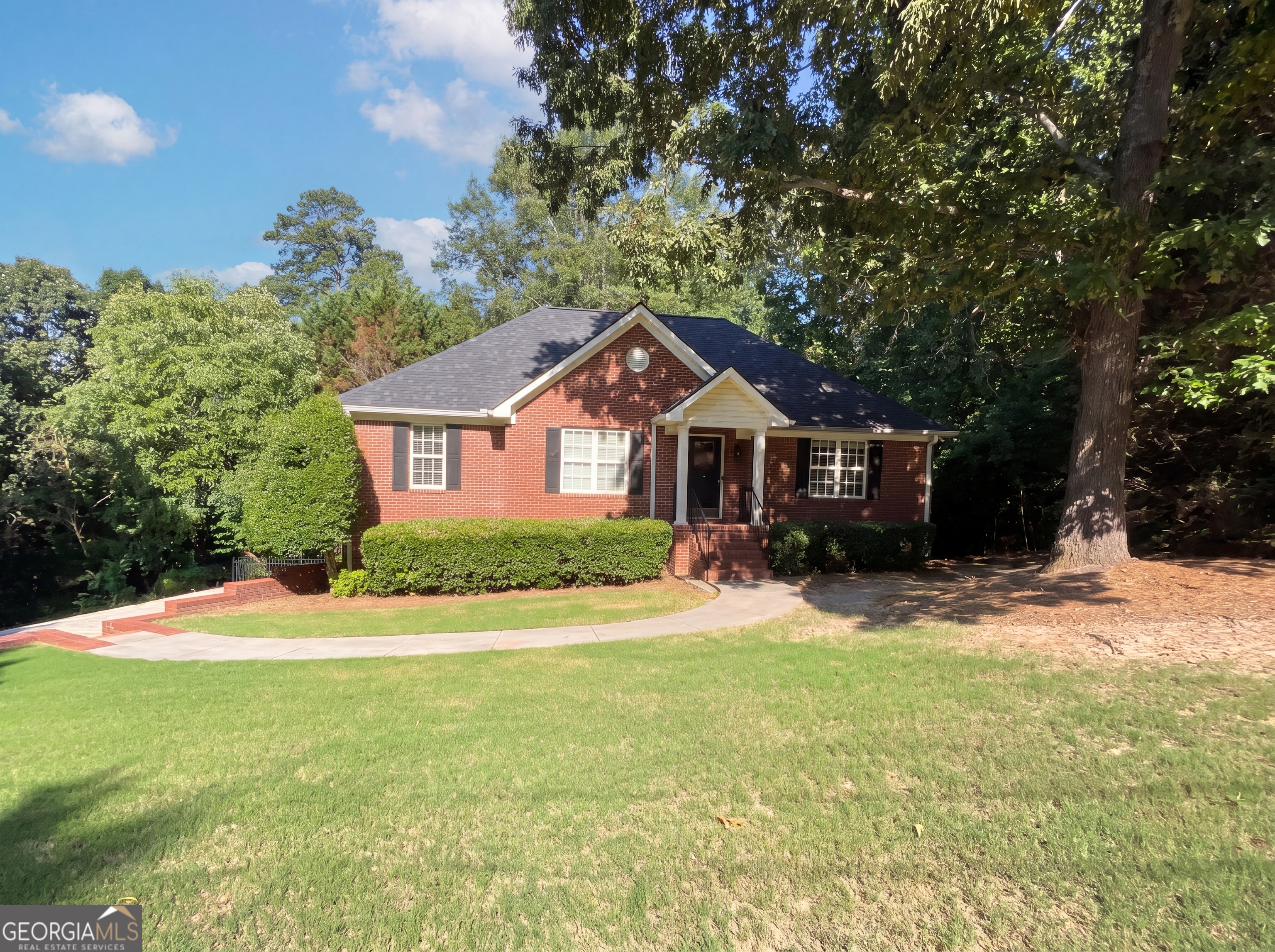 144 Mims Drive Property Photo 2
