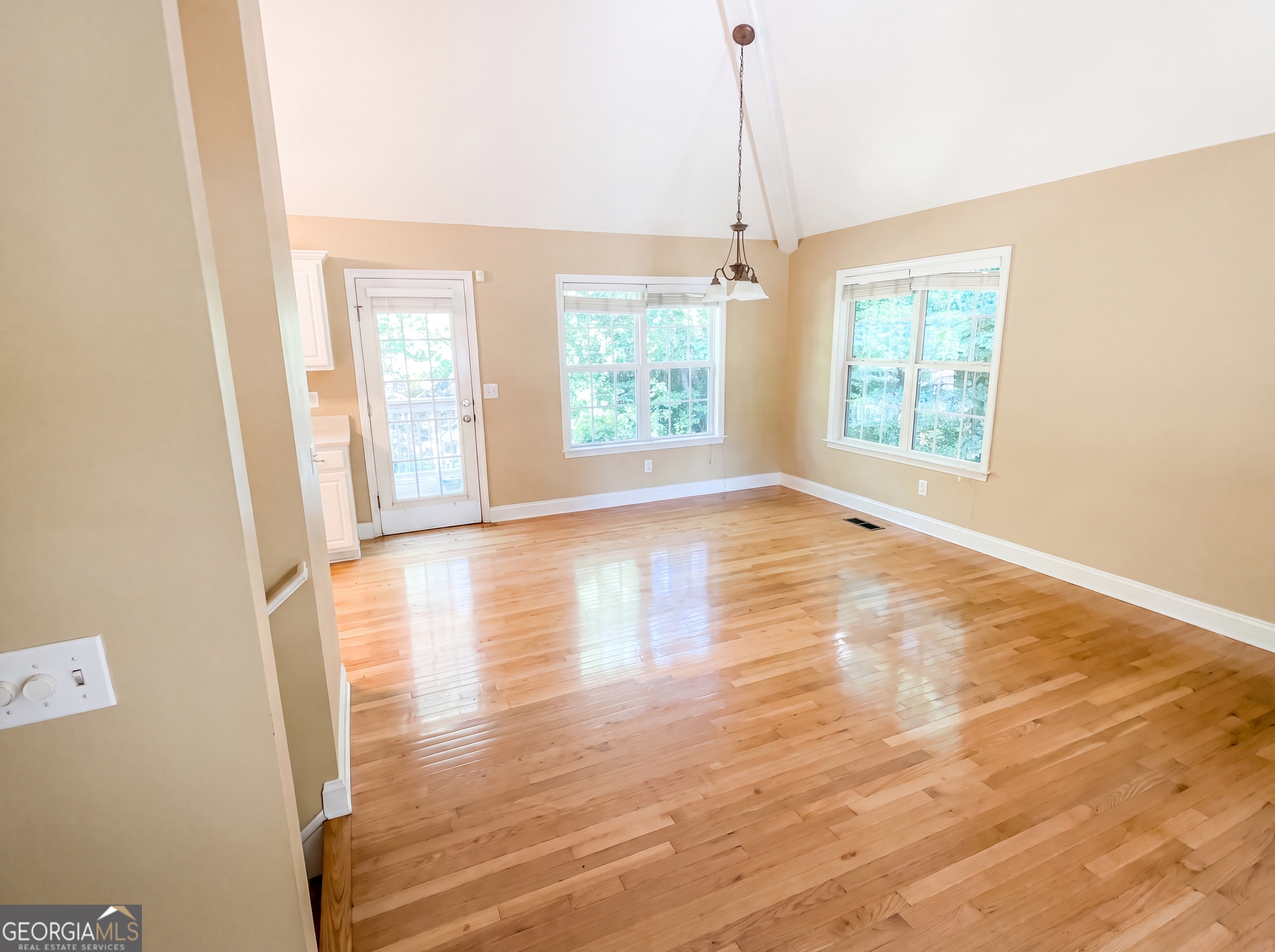 144 Mims Drive Property Photo 3