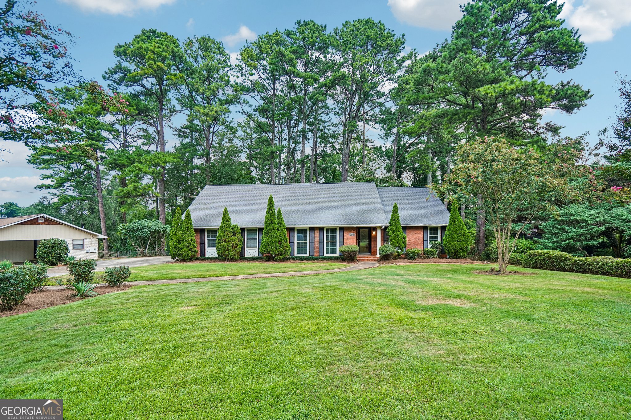 2615 Skyline Drive