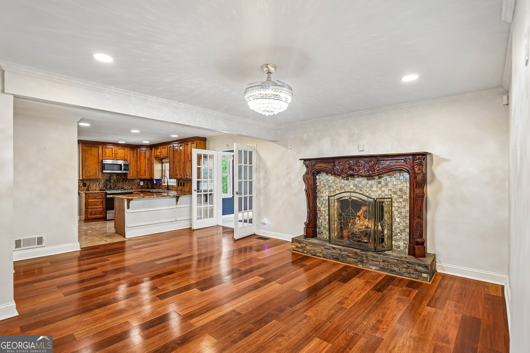 2615 Skyline Drive Property Photo 5
