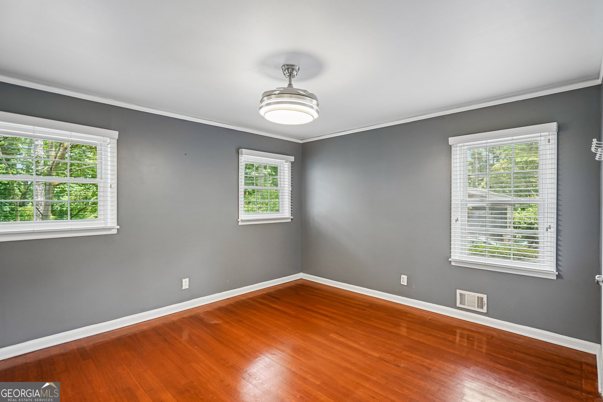 2615 Skyline Drive Property Photo 17