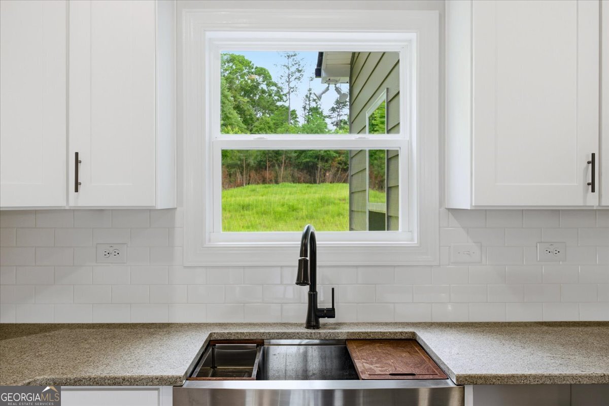 4609 Rex Road Property Photo 10