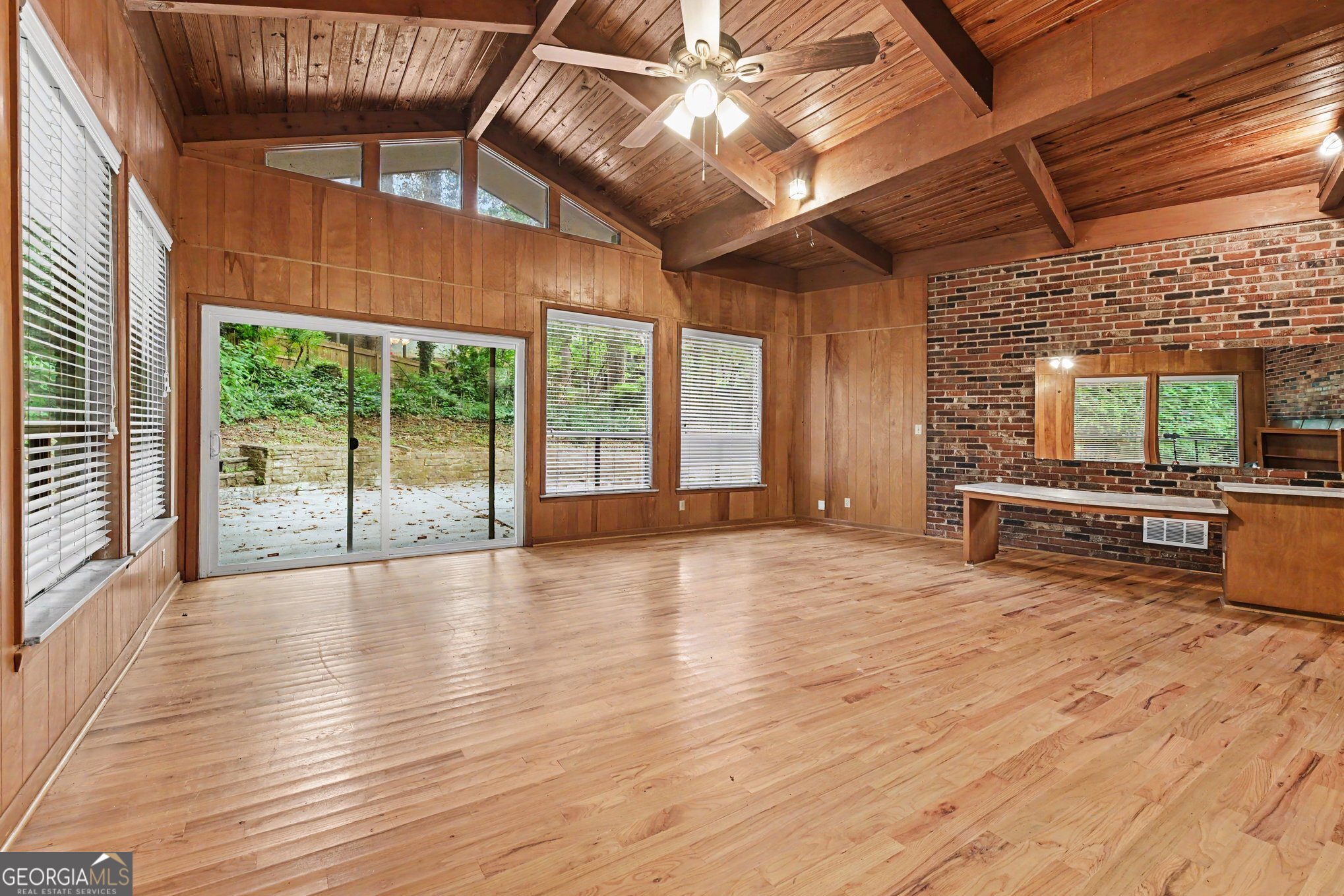 3934 Ensign Court Property Photo 5