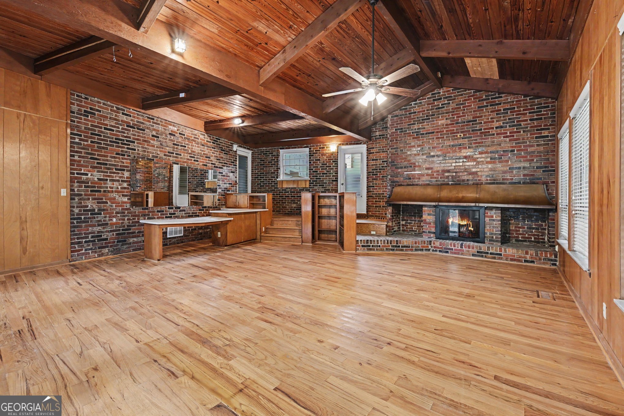 3934 Ensign Court Property Photo 6