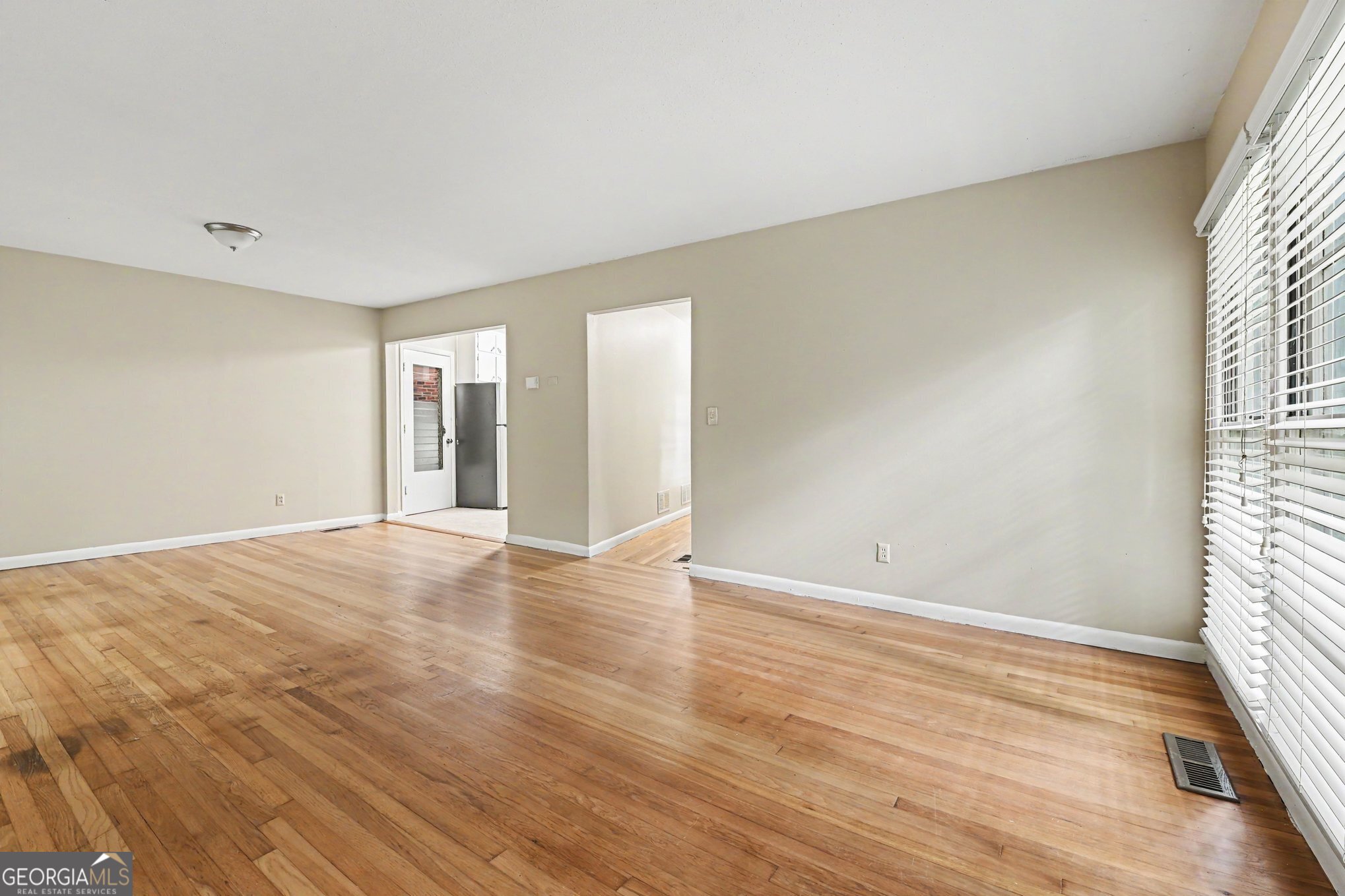 3934 Ensign Court Property Photo 9
