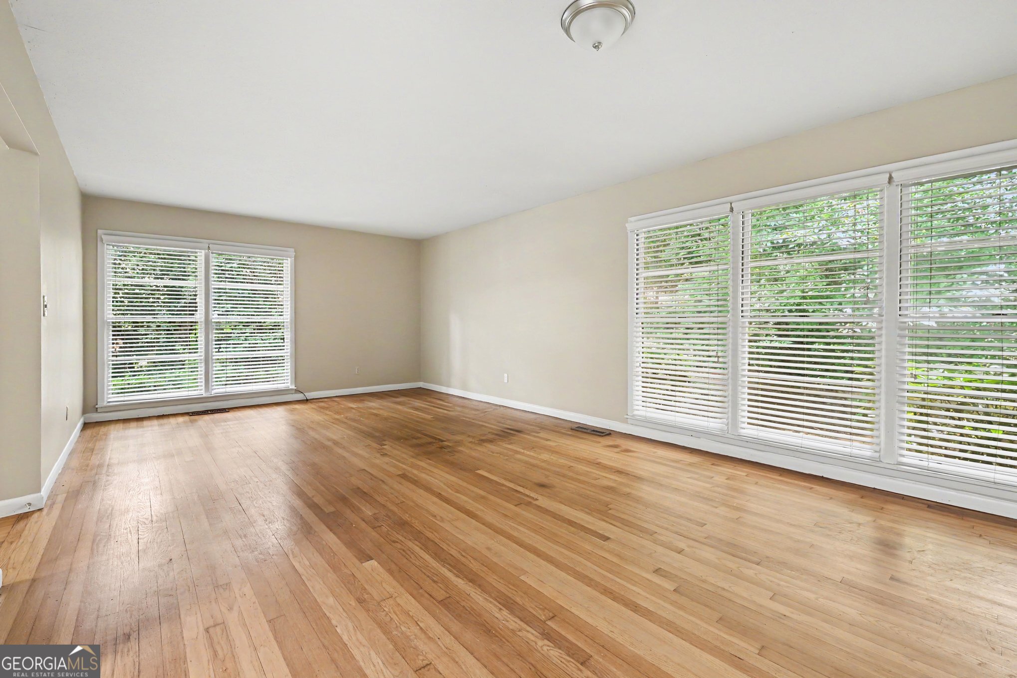 3934 Ensign Court Property Photo 10
