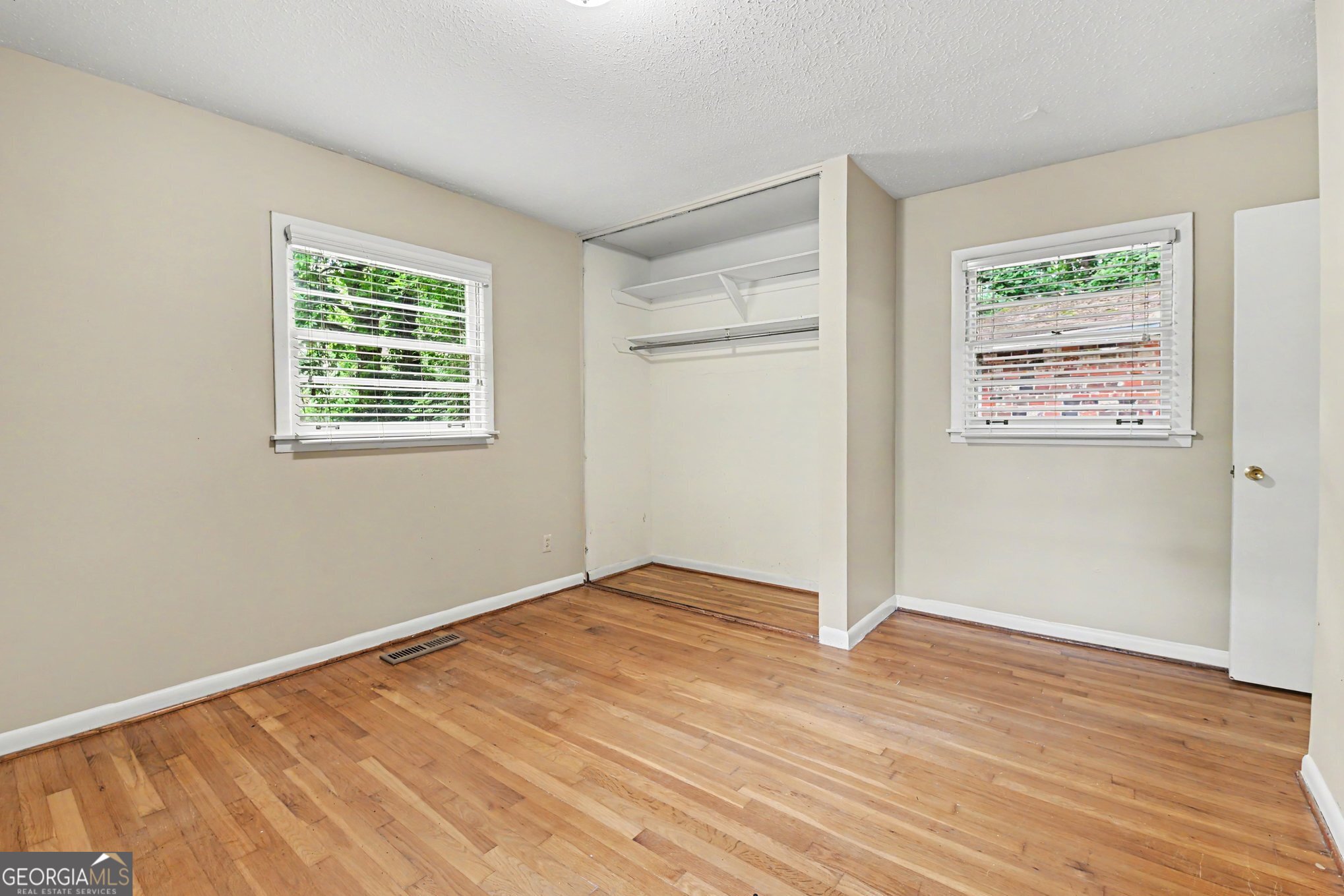 3934 Ensign Court Property Photo 14